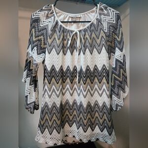 Roz And Ali Black and White Relaxed Tie Front Blouse
